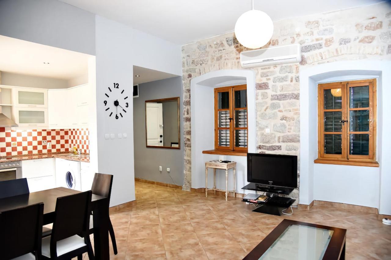 Cozy 2 Bedroom Apartment In Antique Bizanti Palace Kotor Exterior photo