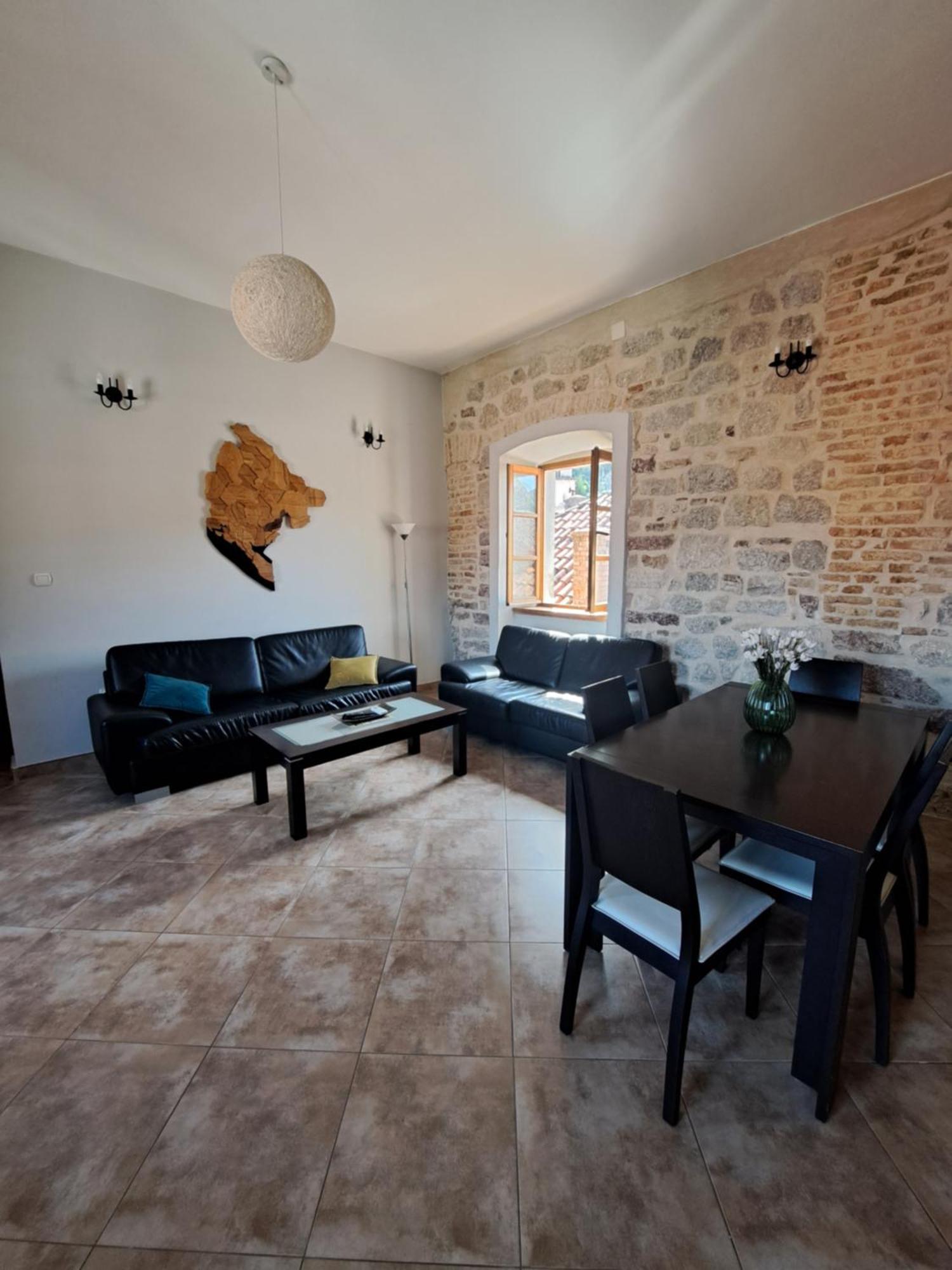 Cozy 2 Bedroom Apartment In Antique Bizanti Palace Kotor Room photo